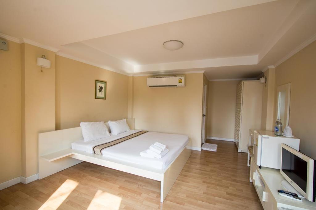 ホテル Triple Palms House チエンマイ エクステリア 写真